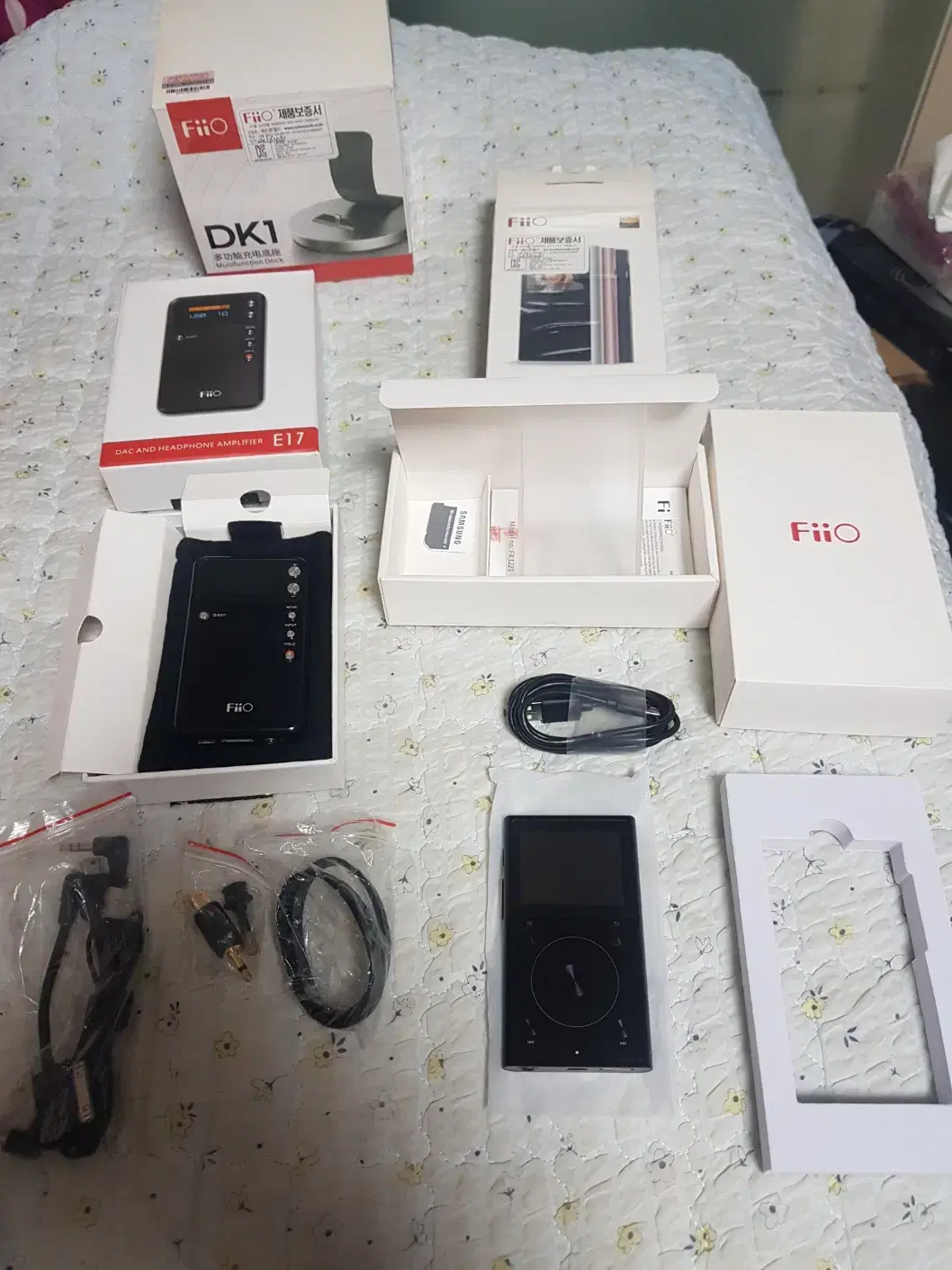 fiio x1 + e17 + dk1 신동품 같이 판매합니다.