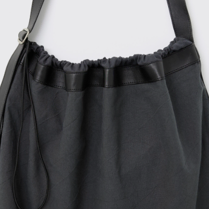 해칭룸 벨트백 Belt Bag Crease Charcoal 크로스백