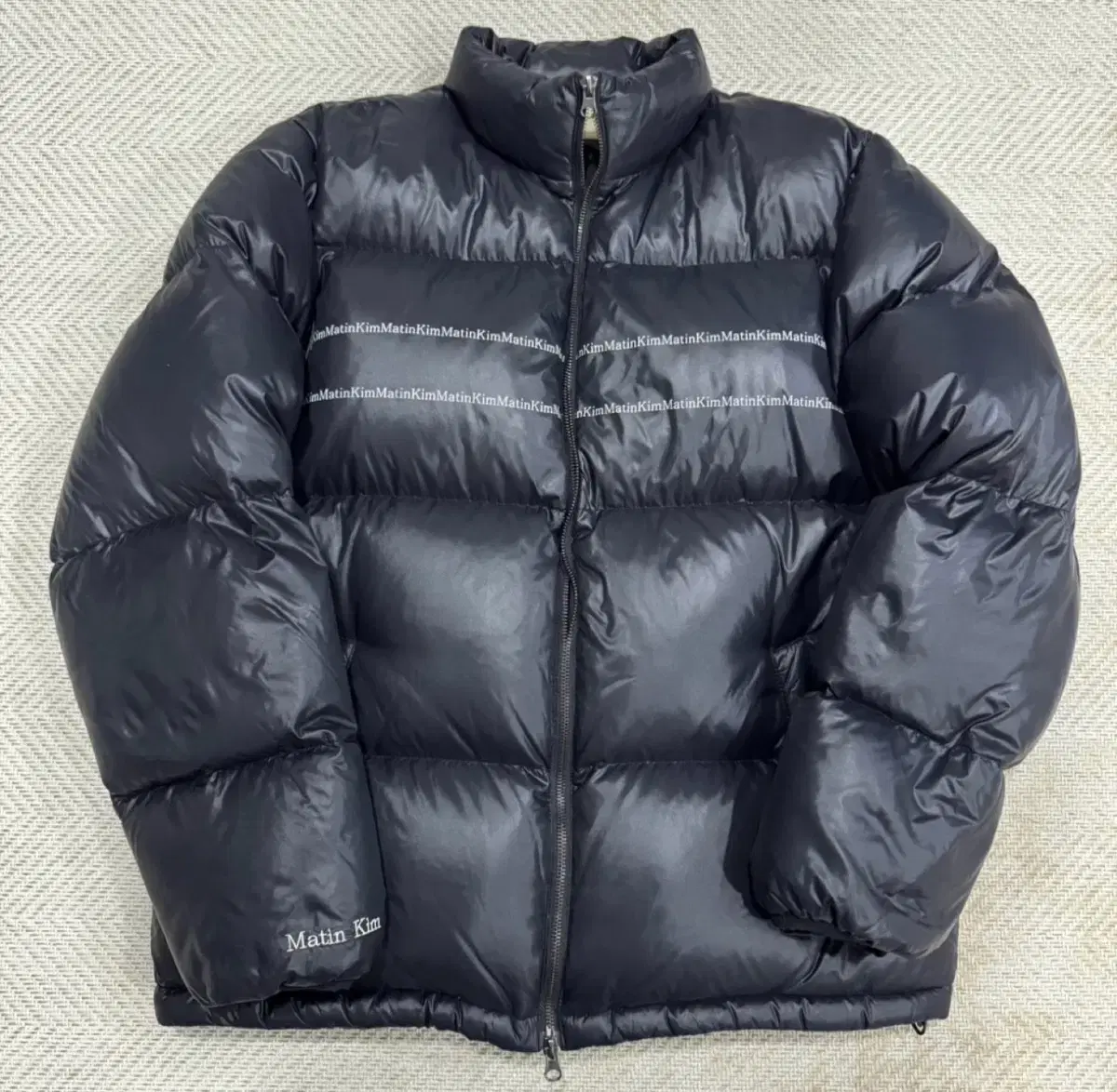 마뗑킴 패딩 (GLOSSY PUFFER JACKET IN BLACK)