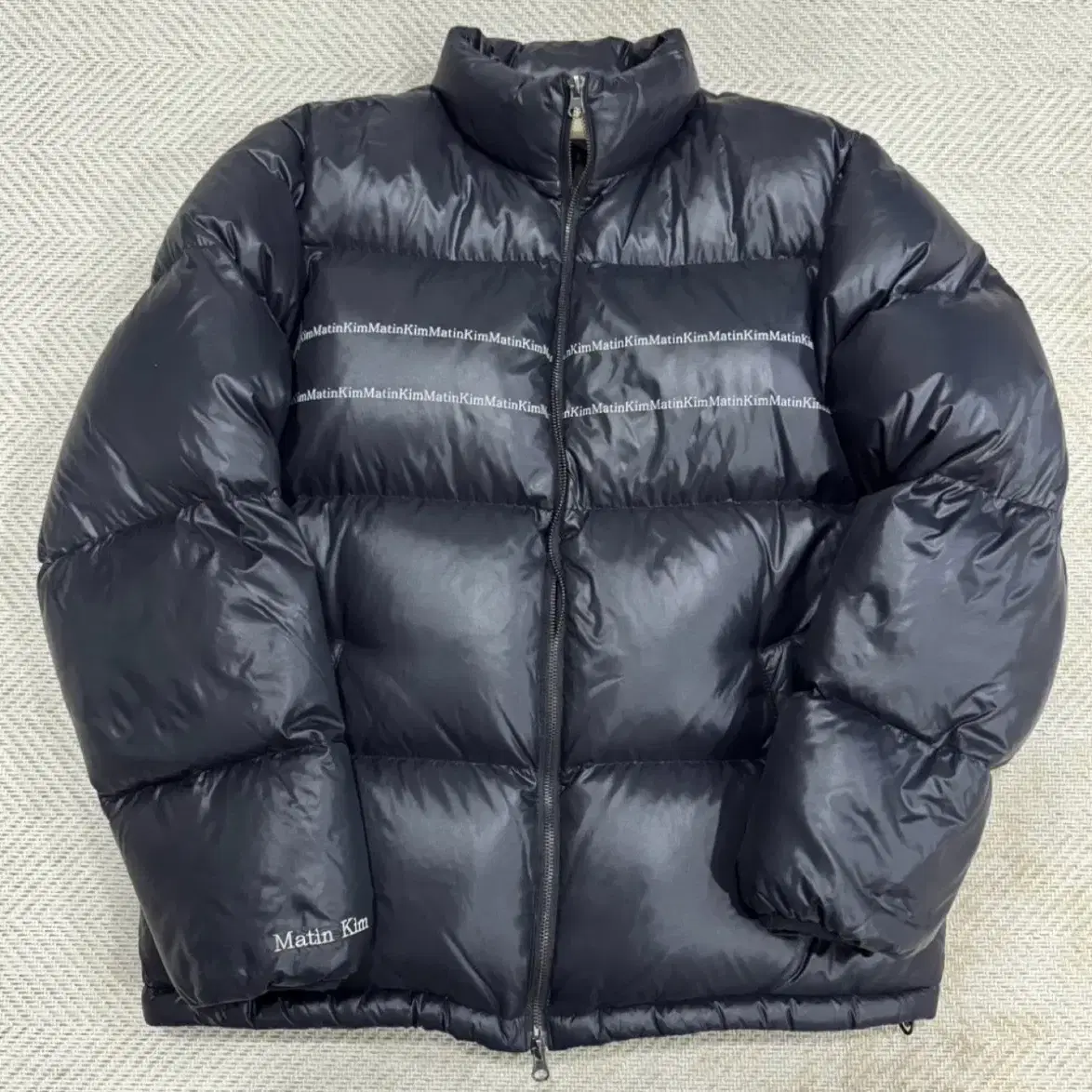 마뗑킴 패딩 (GLOSSY PUFFER JACKET IN BLACK)