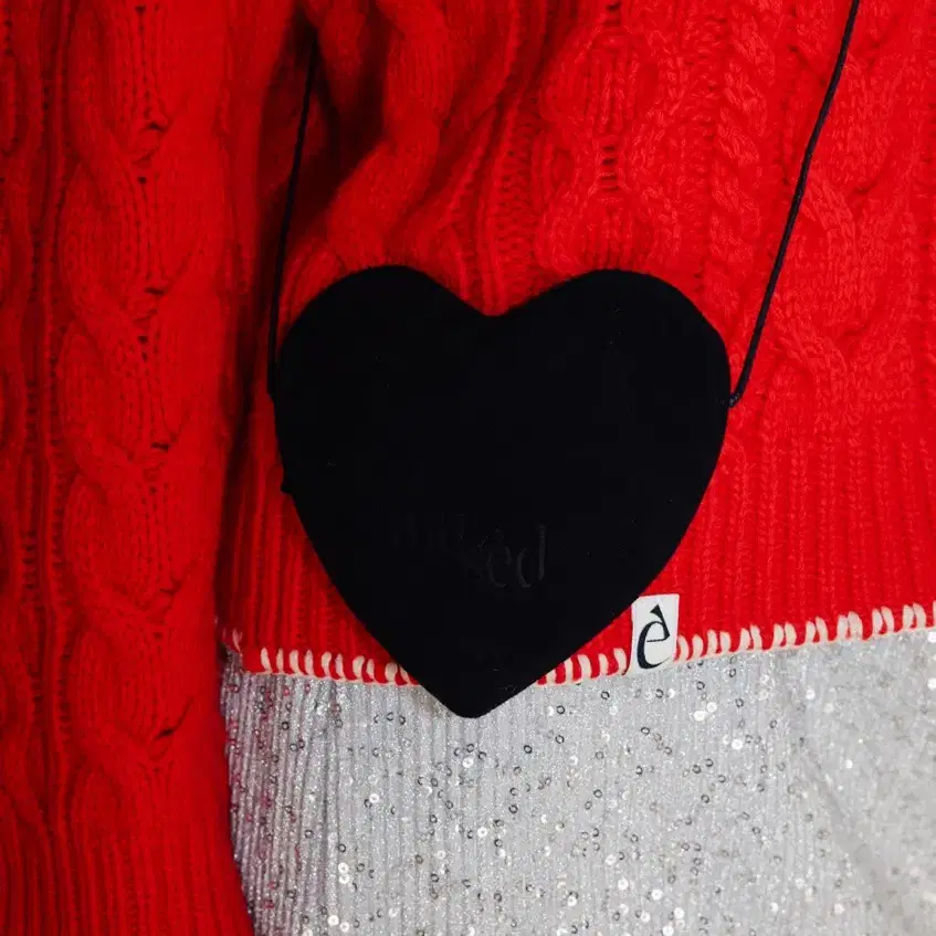 뮤제드 Mused Real Suede Heart Bag - Black