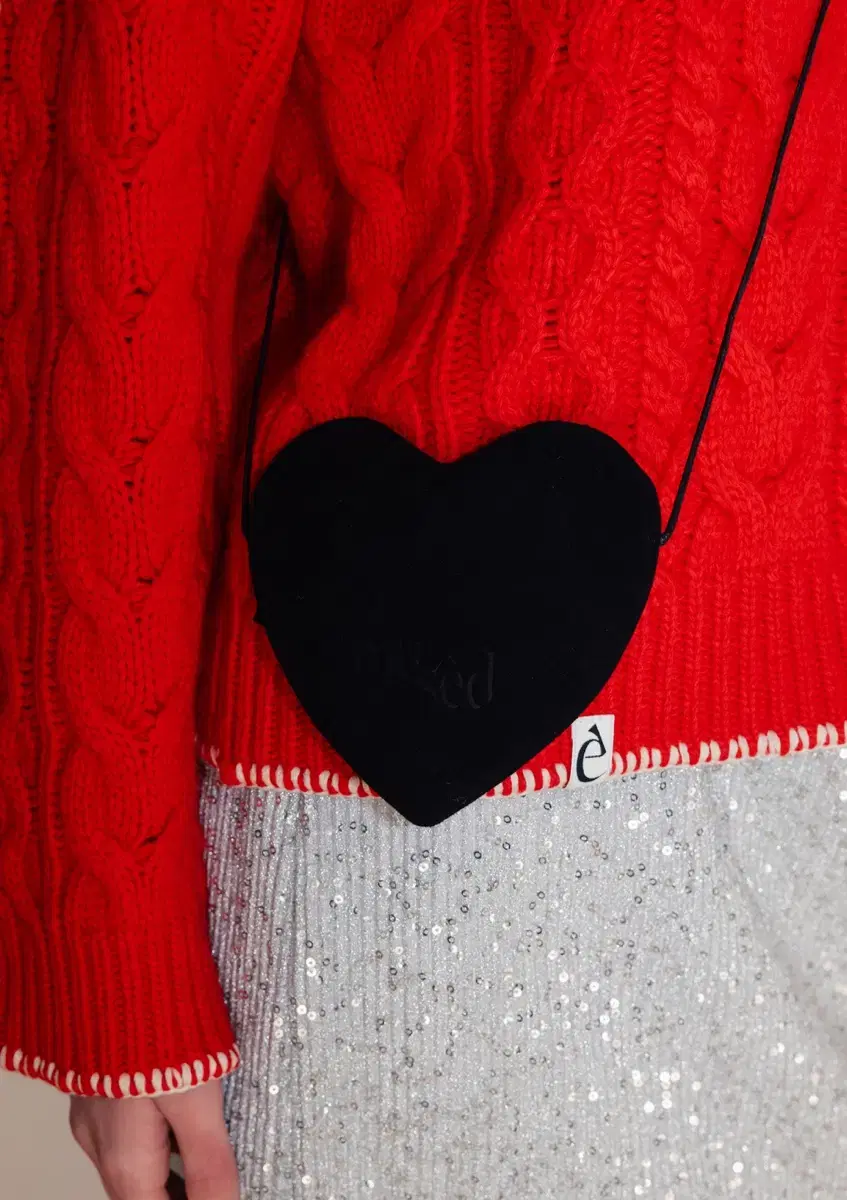 뮤제드 Mused Real Suede Heart Bag - Black