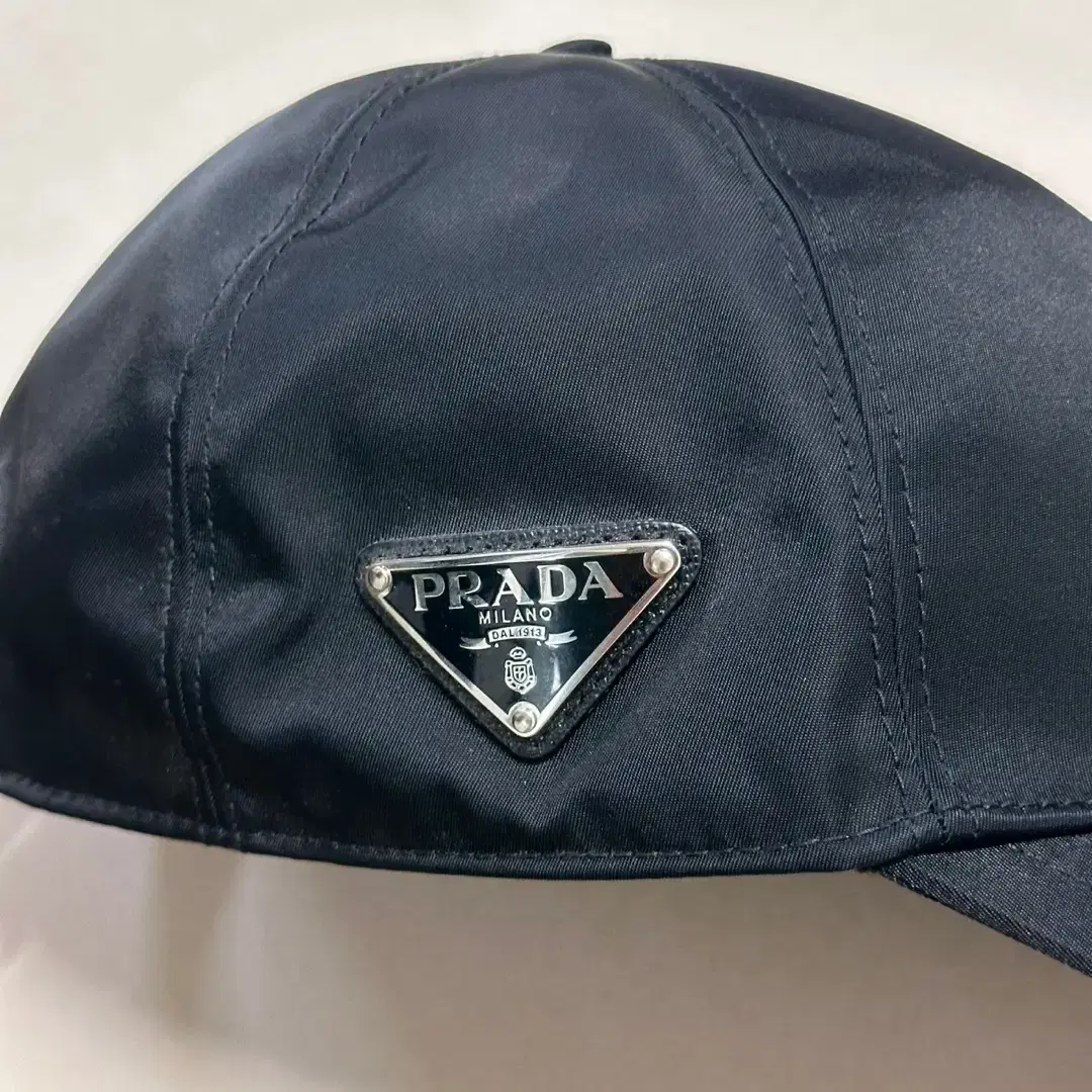 프라다 PRADA 리나일론 삼각로고 볼캡 판매 블랙 L