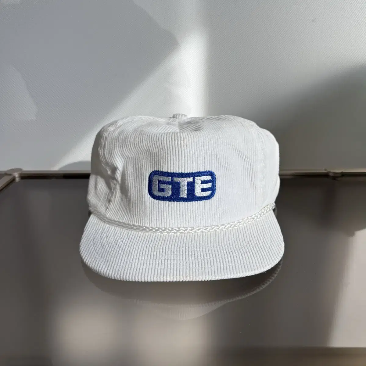 GTE corduroy white truckercap 코듀로이 모자