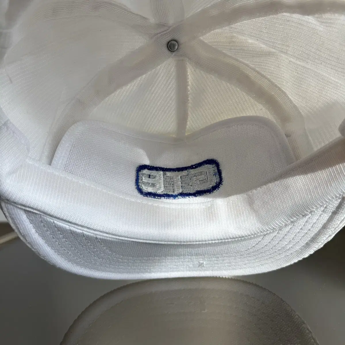 GTE corduroy white truckercap 코듀로이 모자