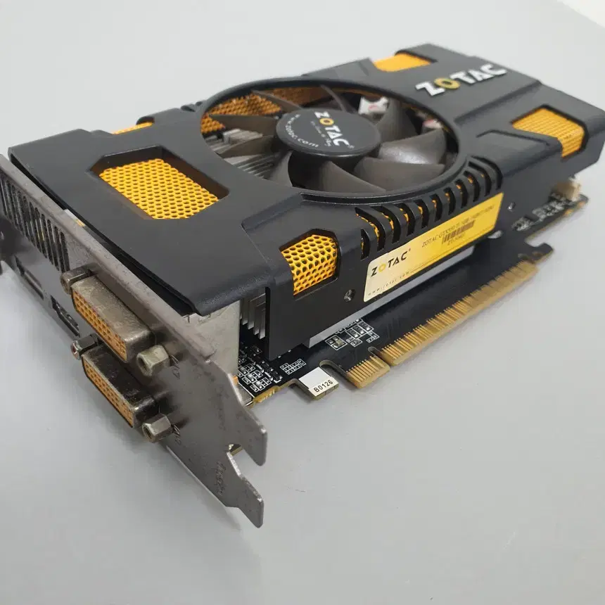 [무료배송] 중고 조텍 GTX550 Ti 다중모니터 그래픽카드 1GB