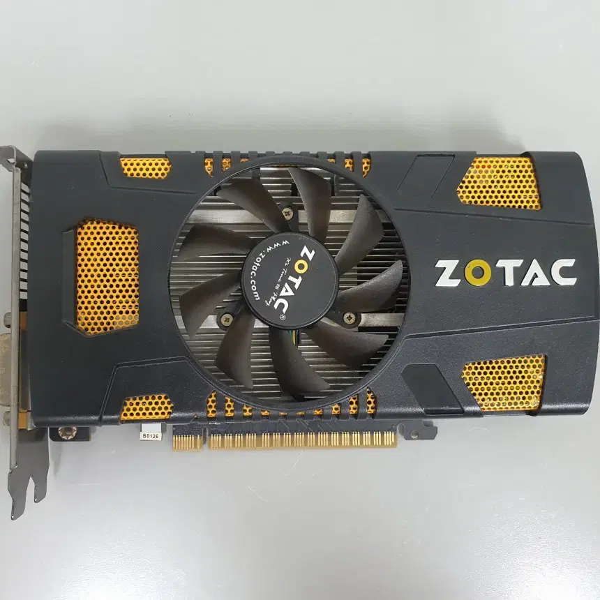 [무료배송] 중고 조텍 GTX550 Ti 다중모니터 그래픽카드 1GB