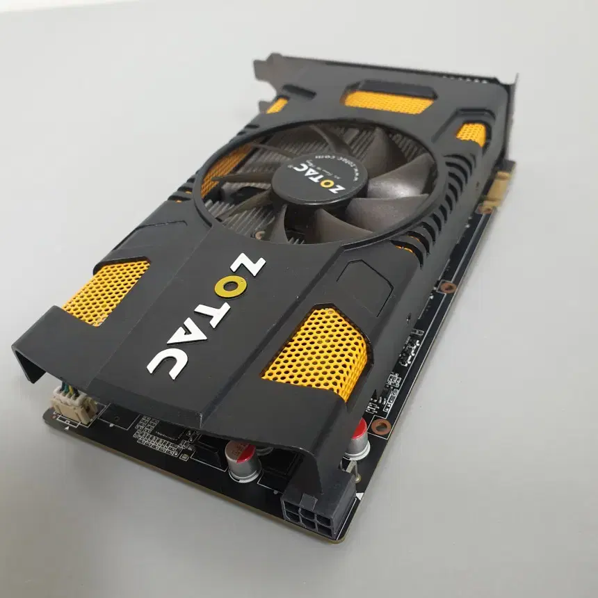 [무료배송] 중고 조텍 GTX550 Ti 다중모니터 그래픽카드 1GB