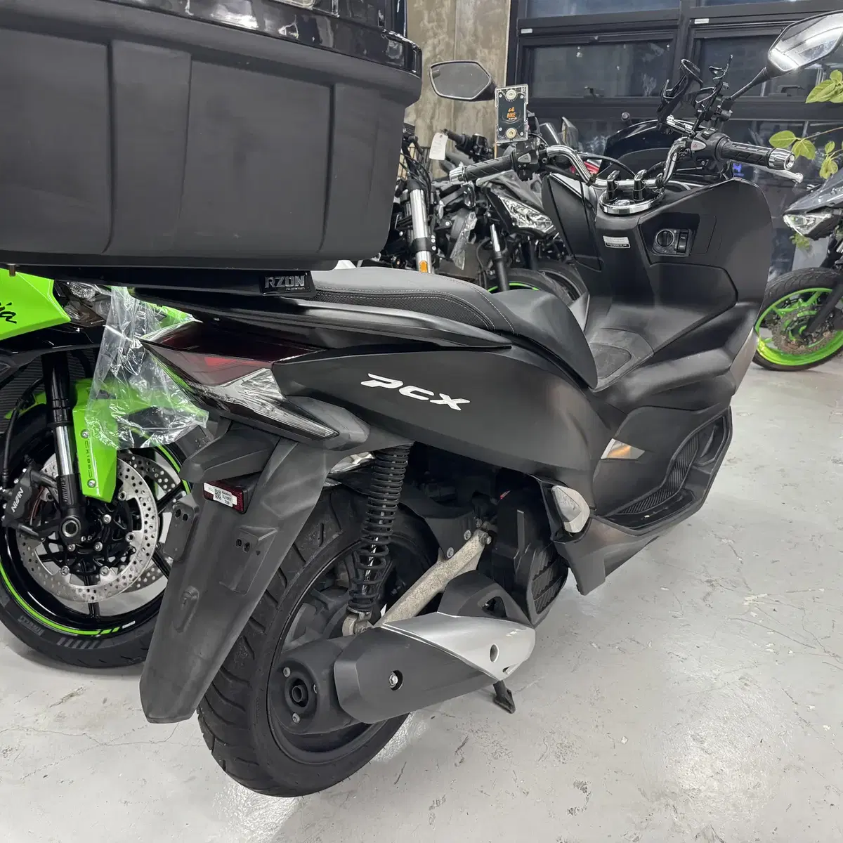 20년식 혼다 PCX125 (53,709km) 갤럭시탑박스,자석충전거치대