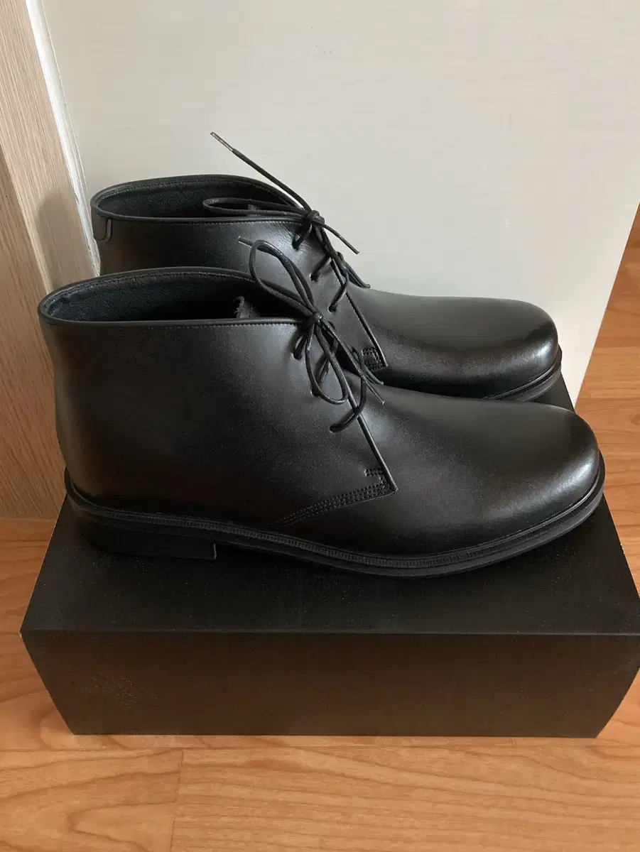 피렌체 아뜨리에 Basic Round Toe Chukka Boots