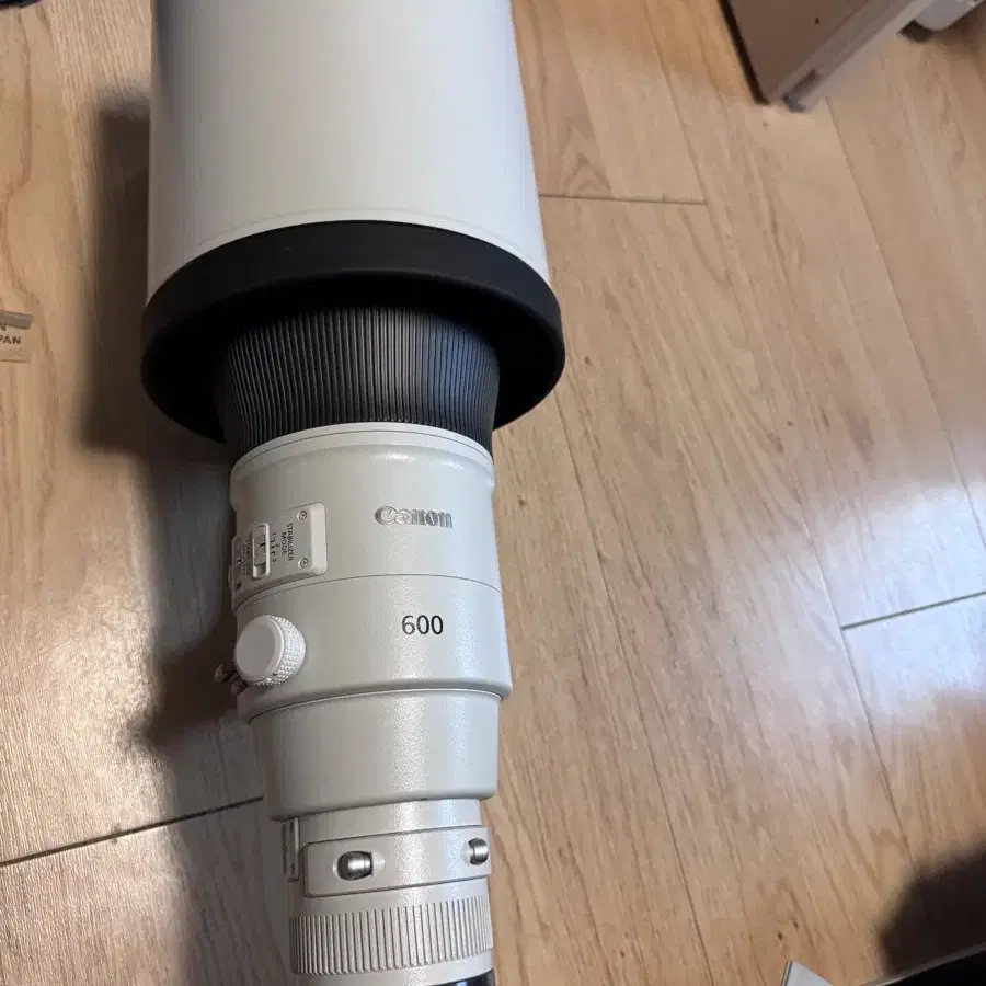 캐논 RF 600mm F4 L IS USM 미러리 스 초망원 렌즈