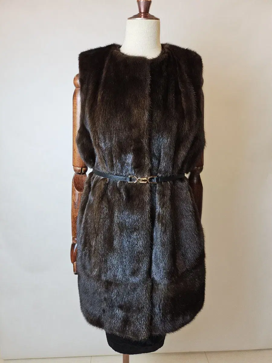 Top quality no kara neck dark chestnut full skin long mink vest (black belt included)