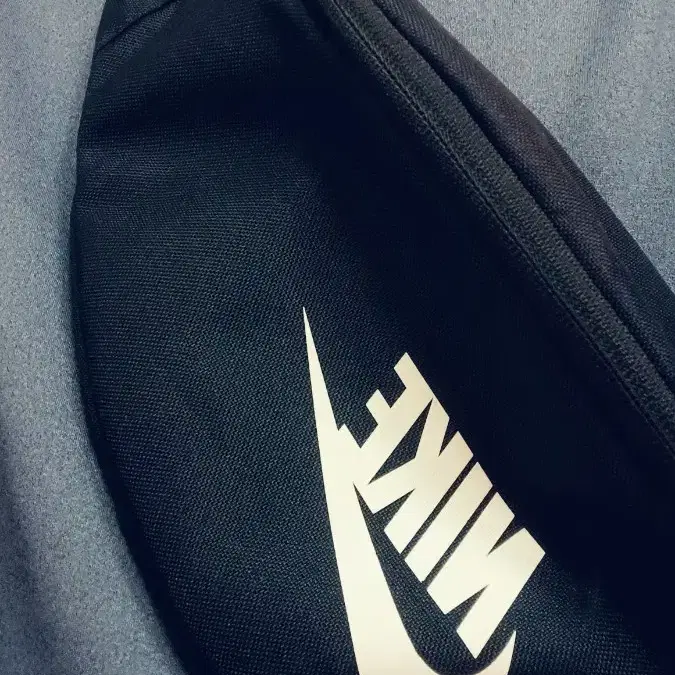 NIKE 나이키 깔끔 심플 슬링백 숄더백 크로스 가방 캐쥬얼 거의 새상품