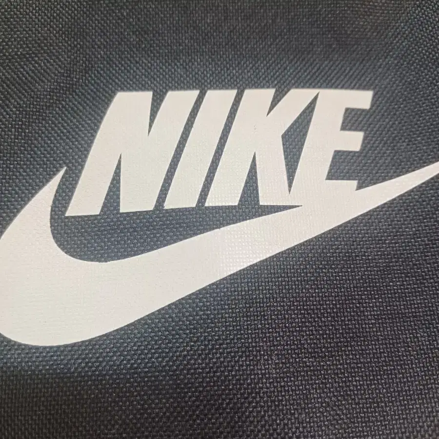 NIKE 나이키 깔끔 심플 슬링백 숄더백 크로스 가방 캐쥬얼 거의 새상품