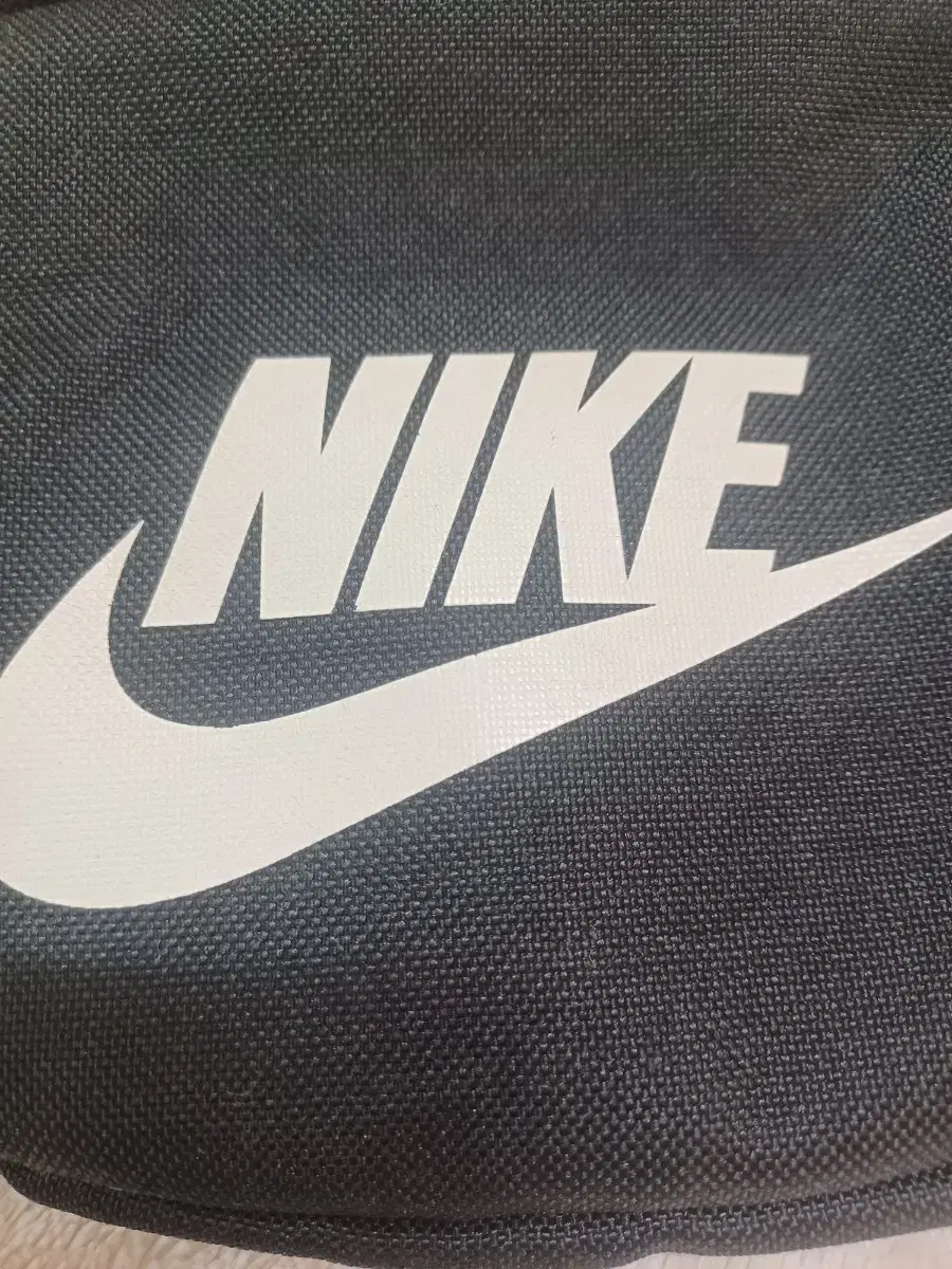 NIKE 나이키 깔끔 심플 슬링백 숄더백 크로스 가방 캐쥬얼 거의 새상품