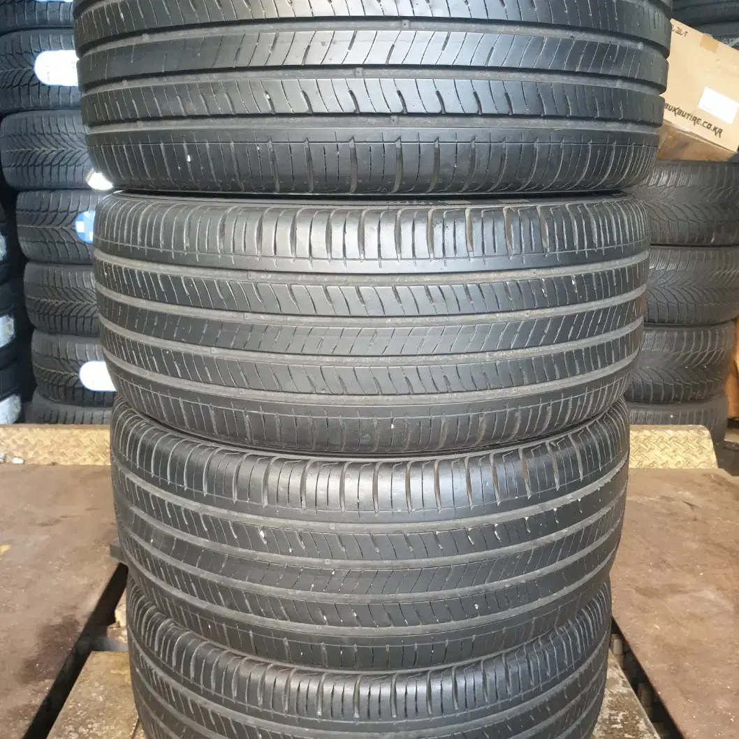 중고타이어 금호타이어 솔루스 TA31 245/45R18 4개 한대분 세트