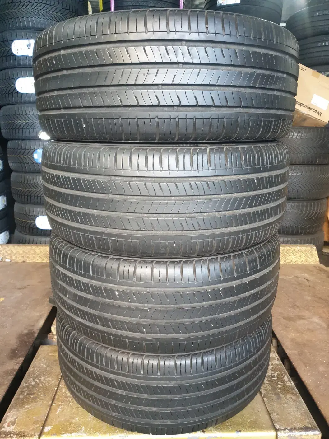 중고타이어 금호타이어 솔루스 TA31 245/45R18 4개 한대분 세트