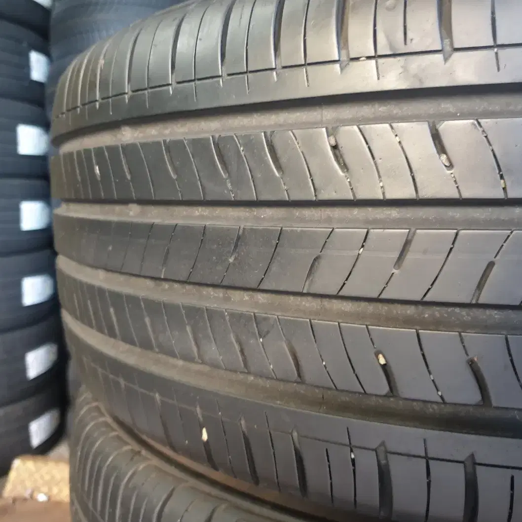 중고타이어 금호타이어 솔루스 TA31 245/45R18 4개 한대분 세트