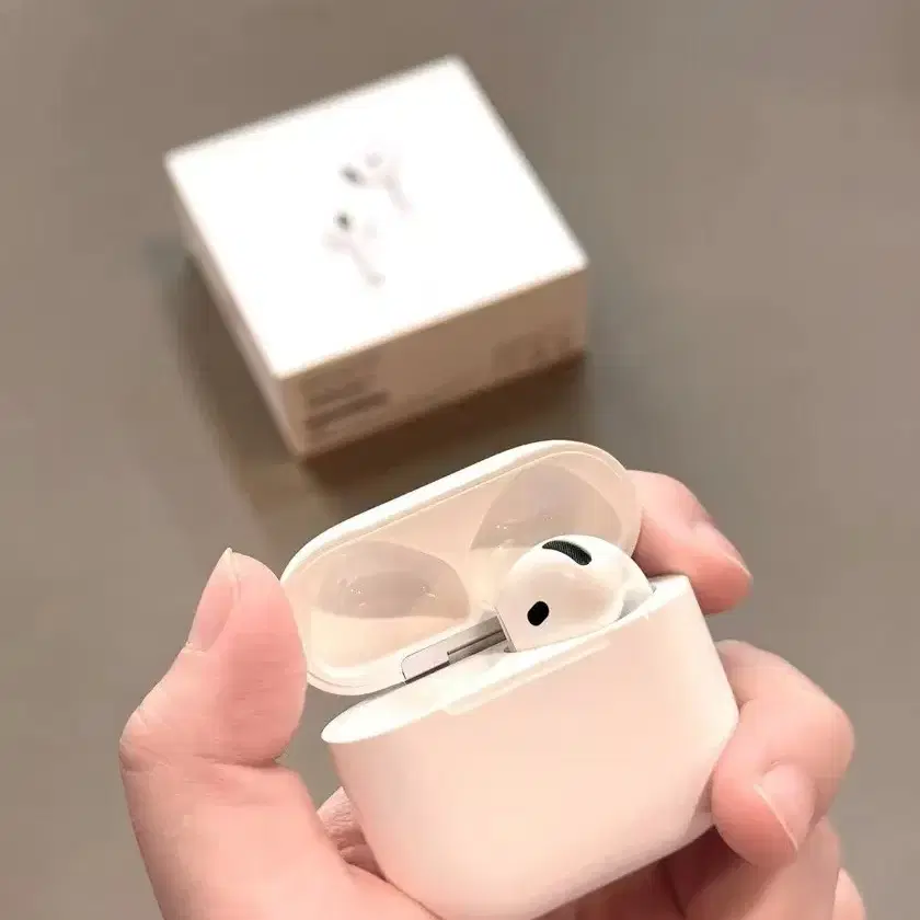 APPLE AIRPODS아이폰 4세대 블루투스 무선 노이즈캔슬링 이어폰