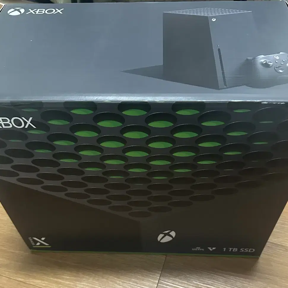 Xbox series x 1tb 박스풀 팝니다+조이스틱 두개 (사용감O)