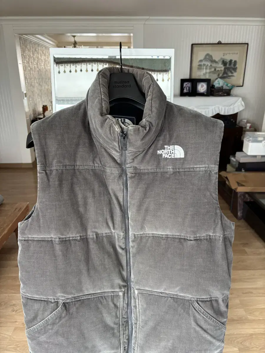 The North Face USA Corduroy padded vest charcoal gray