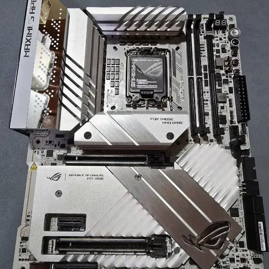 ASUS MAXIMUS Z790 APEX WHITE