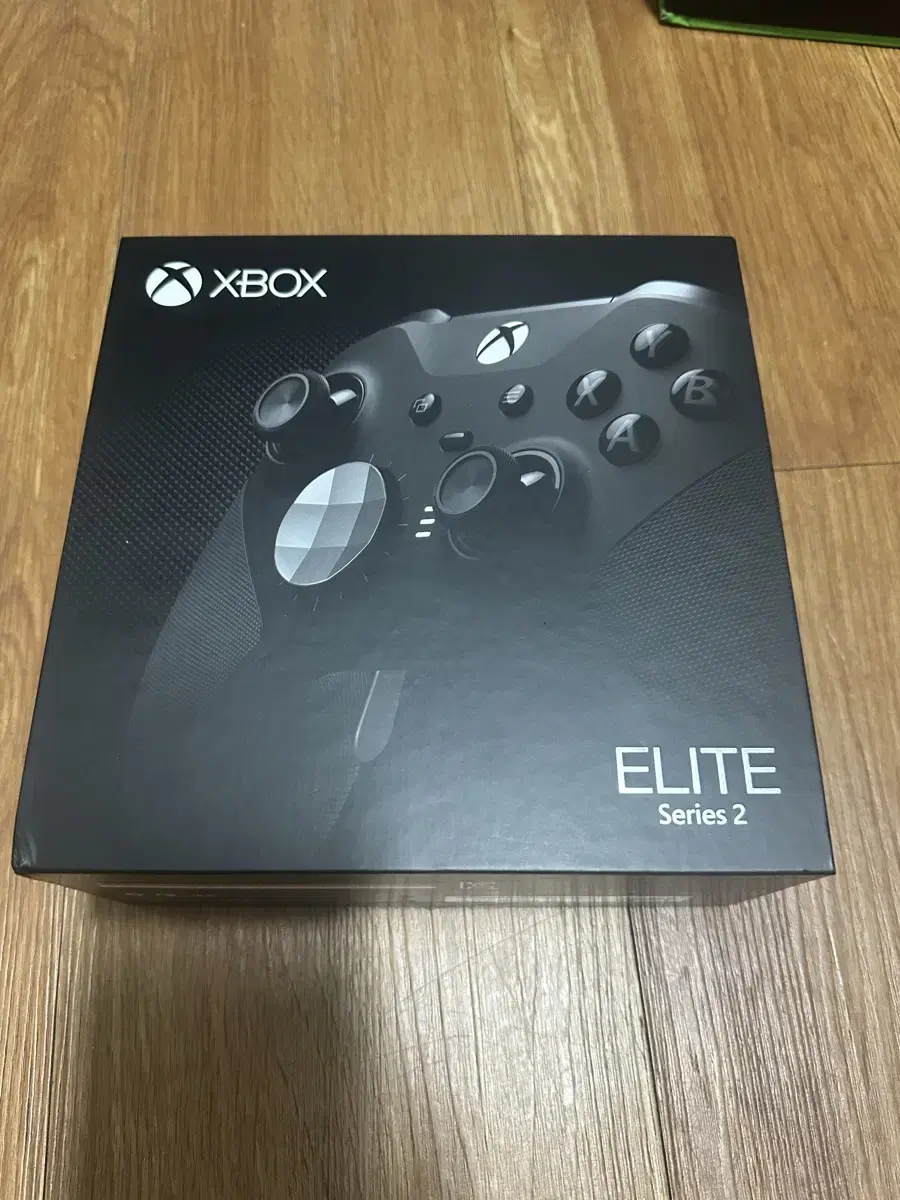 Xbox Elite 2세대 무선 컨트롤러 엘리크 시리즈 2 팝니다.