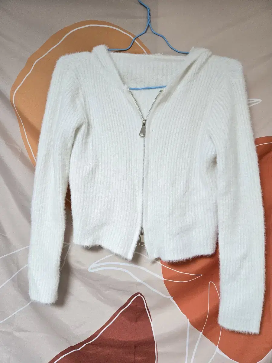 A soft two-way hooded cardigan