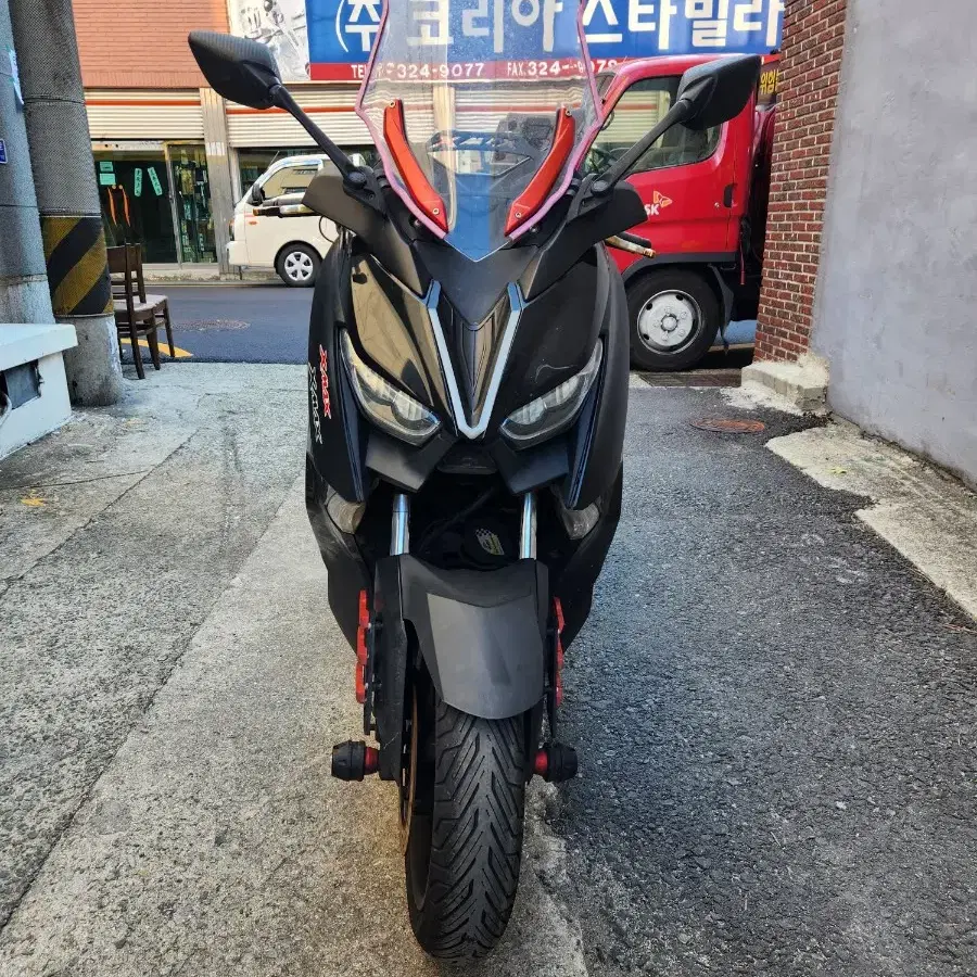 xmax300 19년 팝니다