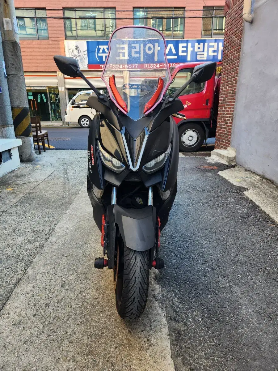 xmax300 19년 팝니다