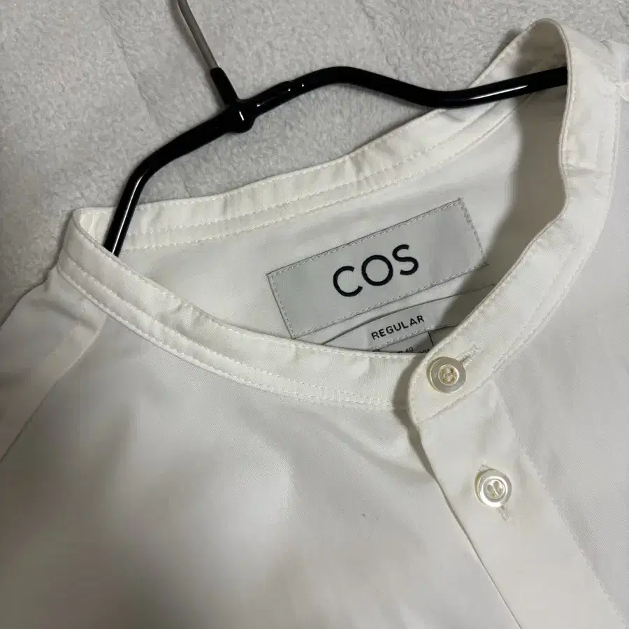 cos 화이트 셔츠