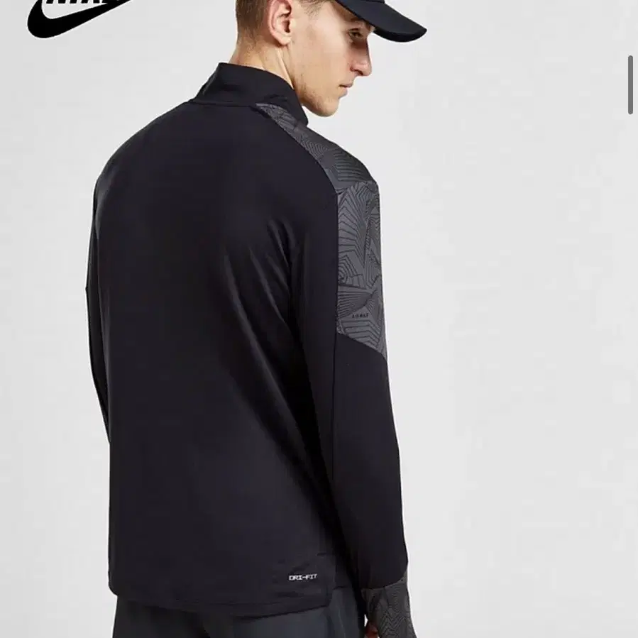 나이키 드라이핏 에어 맥스 1/4 집 탑 2 컬러 Nike Dri-Fit