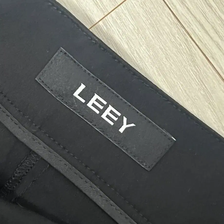 Leey  스티치 스트랩 부츠컷 팬츠