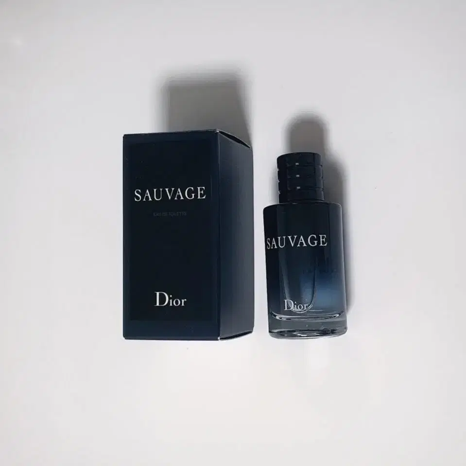 디올 소바쥬 100ml 새상품 향수 오드퍼퓸 50ml 아님