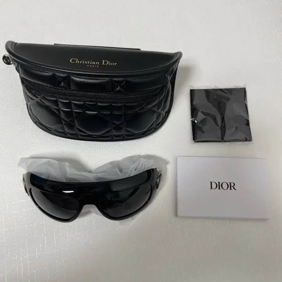 DIOR Lady 95.22 M1I 선글라스