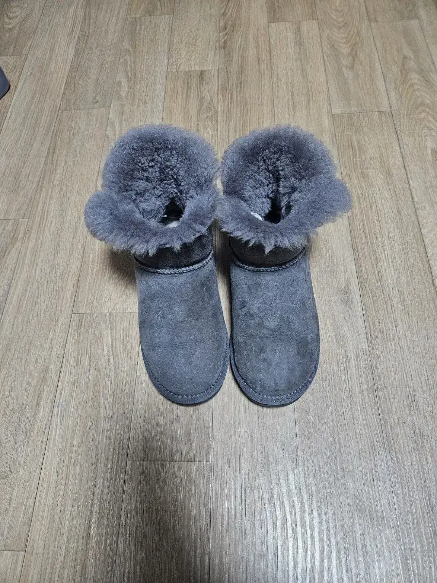 UGG  어그 230 사이즈