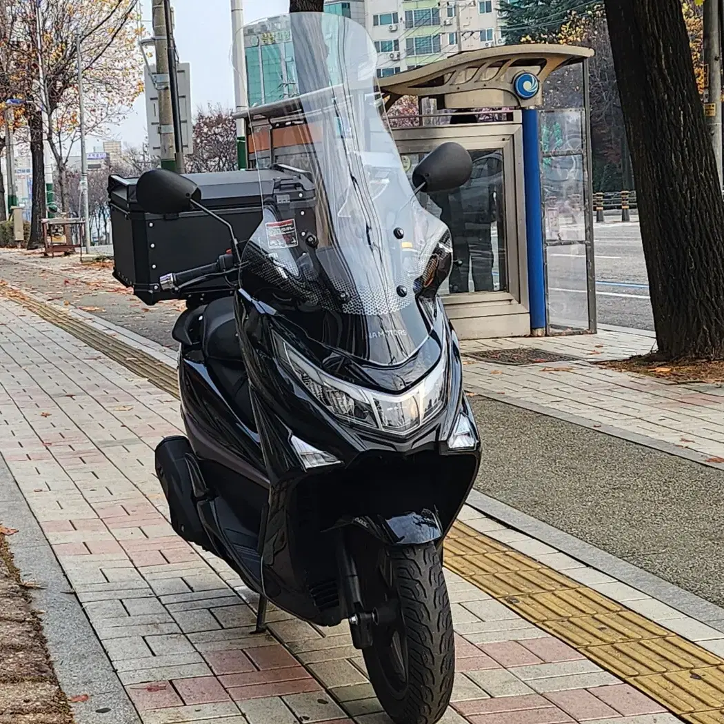 2023년식 디앤에이모터스 UHR125 1인신조 2290KM 판매합니다.