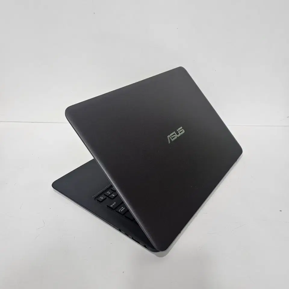 651번 ASUS 13인치 초슬림형 풀HD 노트북 팝니다!!