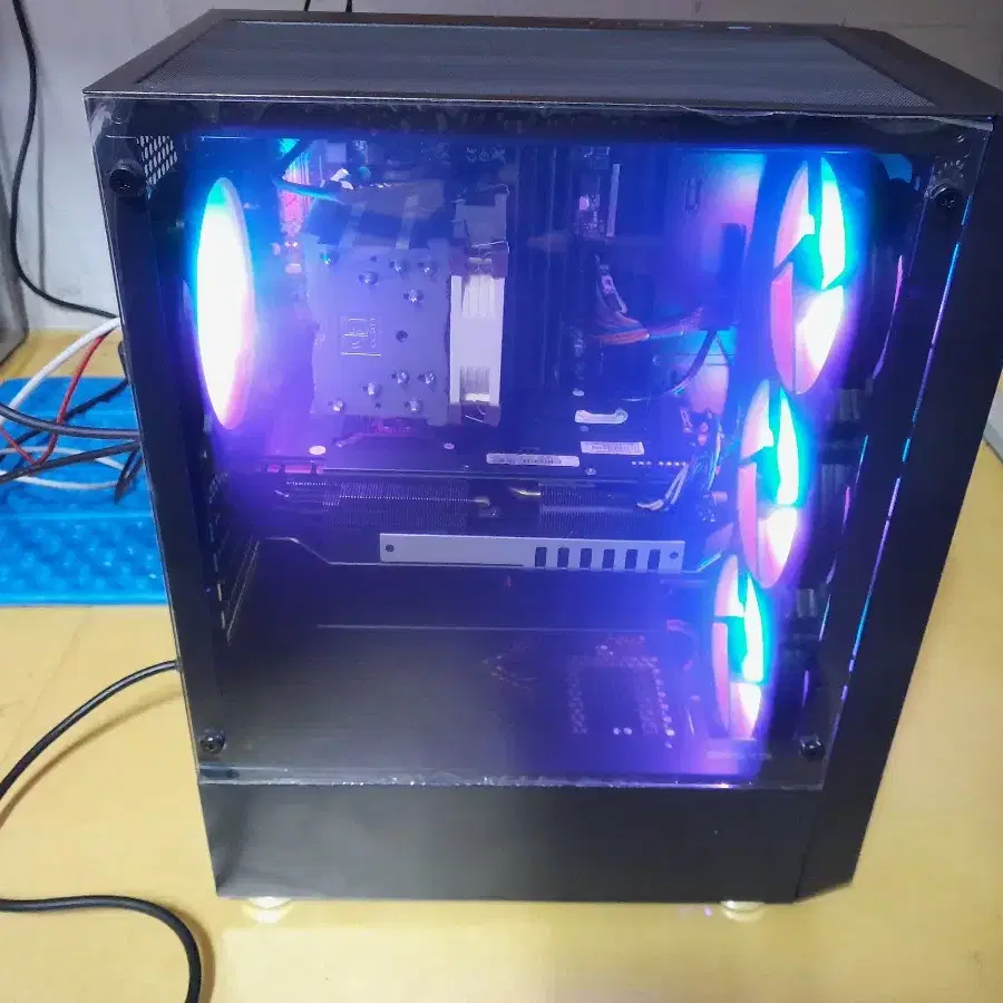 컴퓨터본체 i7 4790k ssd250g 32램 ,gtx980ti 6G팜