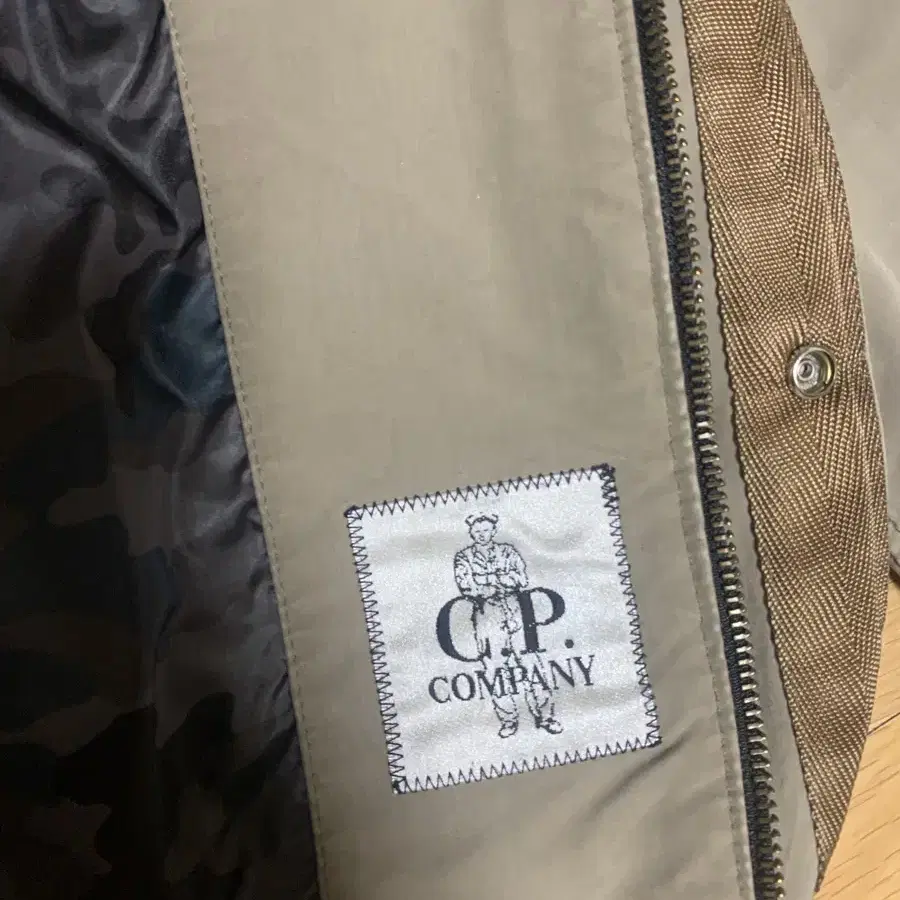 [100] CP company 후드 점퍼