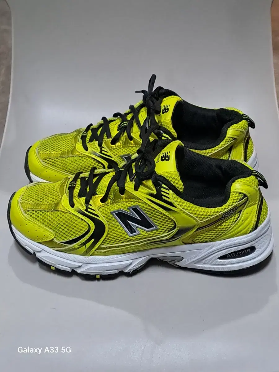 New Balance 530 Running Classic Sneakers Yel MR530SE (260)