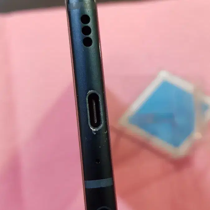 LG Q9