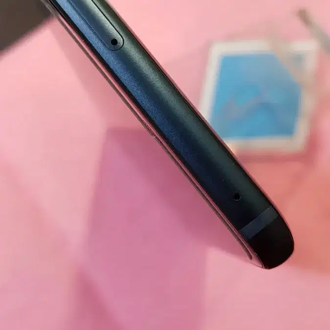 LG Q9