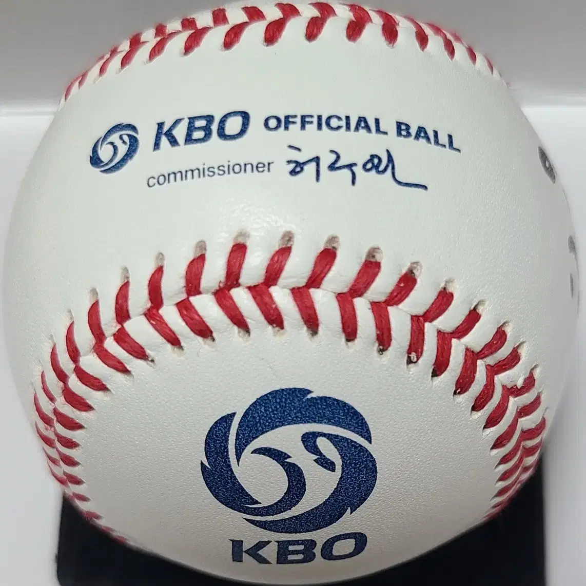 황성빈 2024년 KBO 공인구 싸인볼