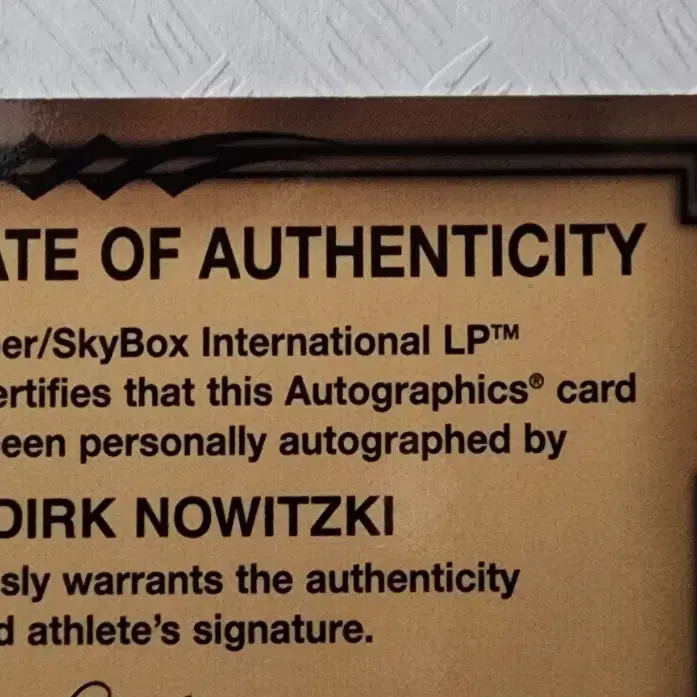 2000-01 Fleer Dirk Nowitzki Signed Auto