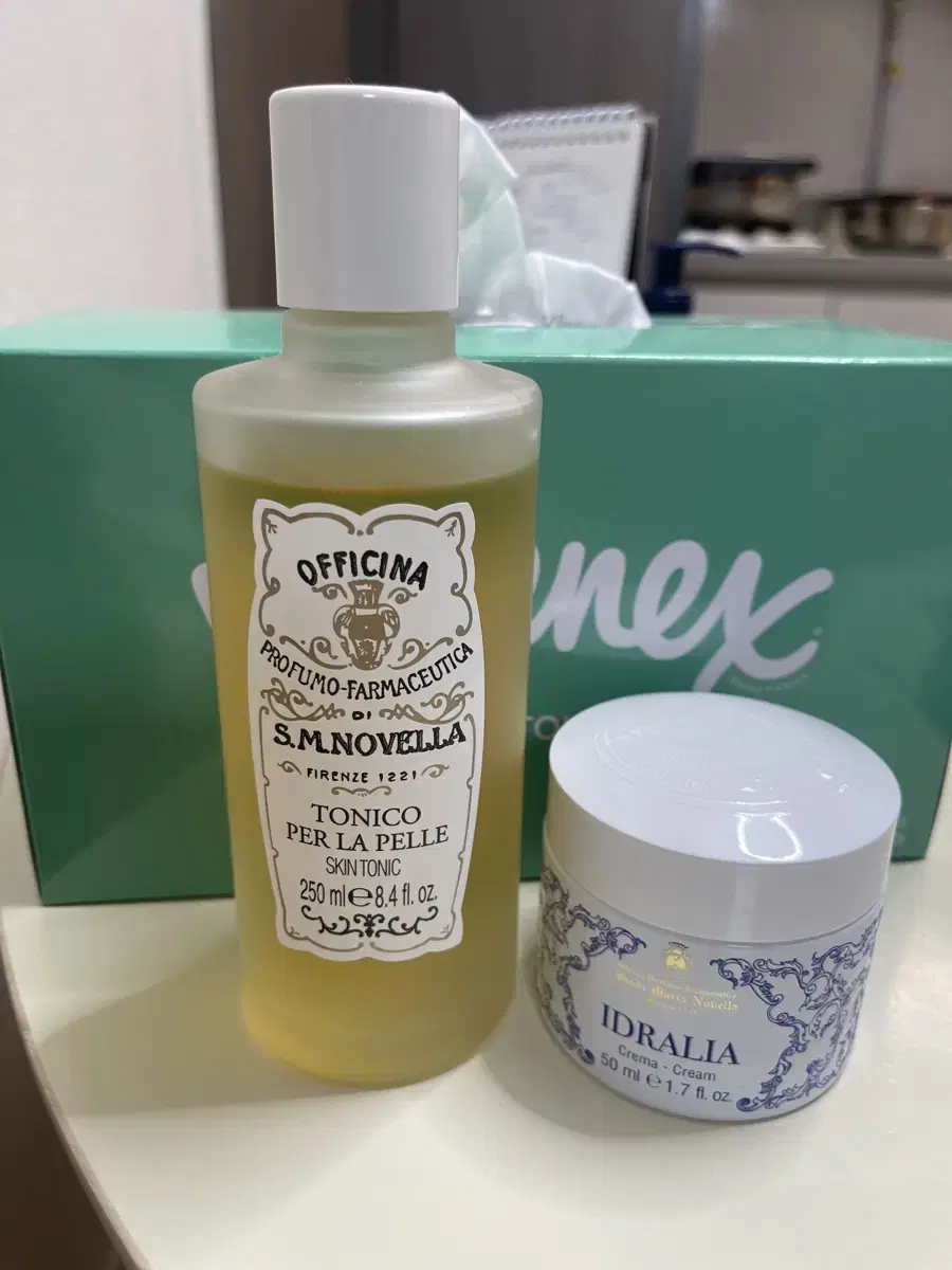 Sells only Santa Maria Novella moisturizing creams