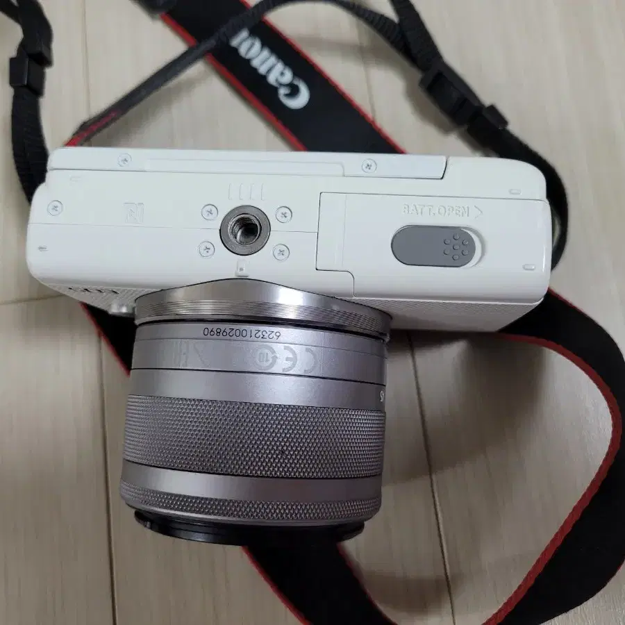 캐논 미러리스 카메라 EOS M100 과 15-45 렌즈 세트