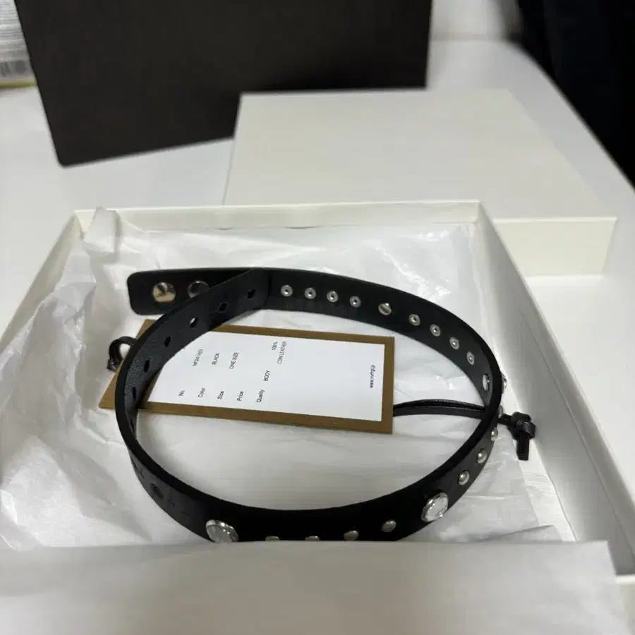 NVRFRGT 네버포겟 STUDDED LEATHER CHOKER 미사용