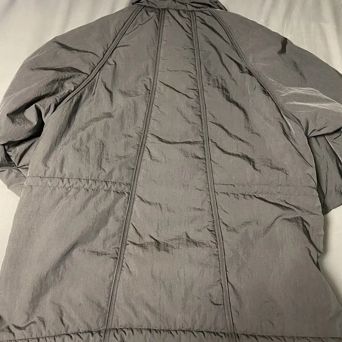 언어펙티드 PADDED PARACHUTE JUMPER (차콜색)