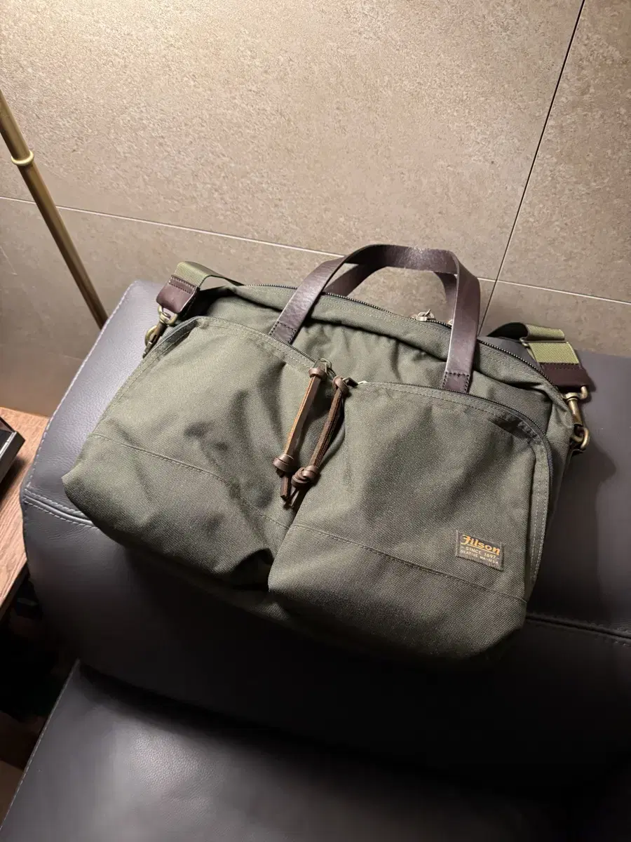 필슨 FILSON 드라이든 256 브리프케이스 오터그린 신품급